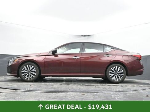 Used 2025 Nissan Altima 2.5 SV image 46