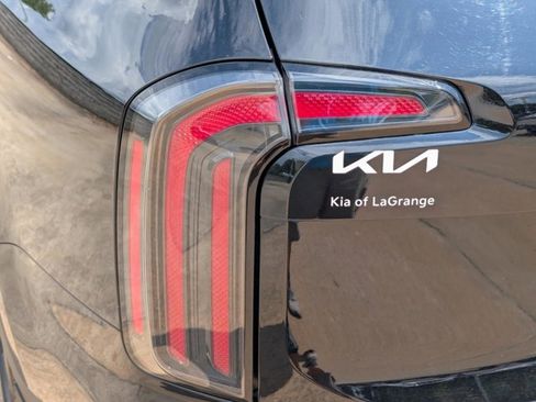 Used 2024 Kia Telluride EX w/ EX Captain's Chair Package image 11