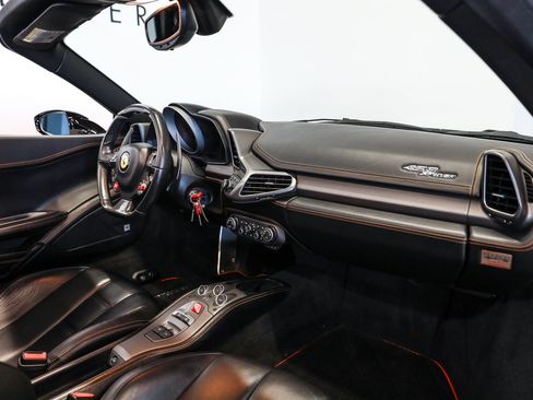 Used 2013 Ferrari 458 Spider RWD image 36