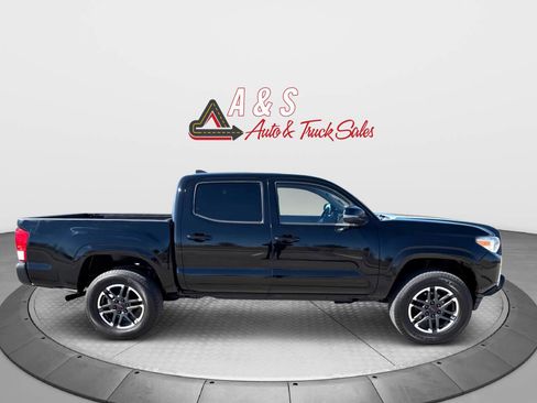 Used 2017 Toyota Tacoma SR w/ Tow Package AWD/4WD image 6