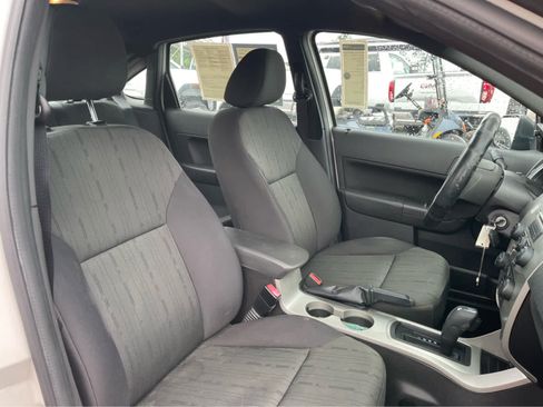 Used 2011 Ford Focus SE FWD image 25