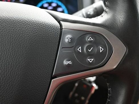 Used 2022 Chevrolet Colorado Z71 AWD/4WD image 11