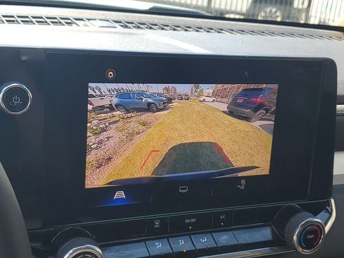 Used 2023 Chevrolet Colorado LT image 24