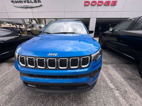 Used 2026 Jeep Compass Latitude AWD/4WD image 2