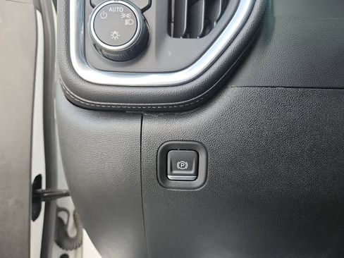 Used 2021 Chevrolet Silverado 1500 LT Trail Boss w/ Bed Protection Package image 35