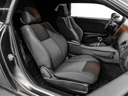 Used 2017 Dodge Challenger R/T RWD image 40