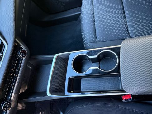 Used 2025 Chevrolet Equinox LT image 35