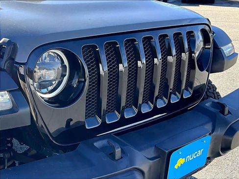 Used 2023 Jeep Wrangler Willys image 32