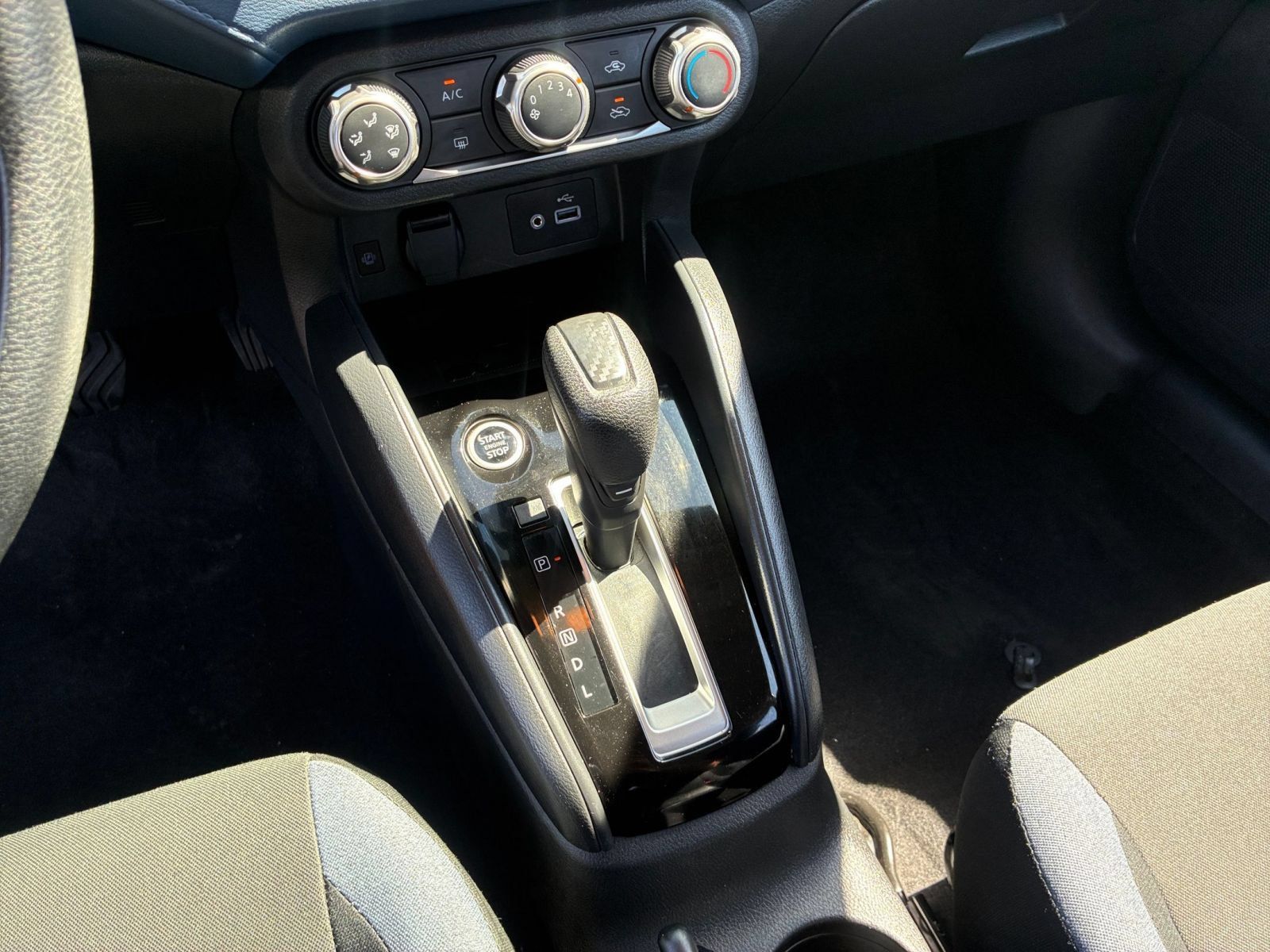 Used 2025 Nissan Versa SV FWD image 38