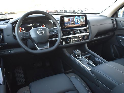 New 2026 Nissan Pathfinder SL image 24