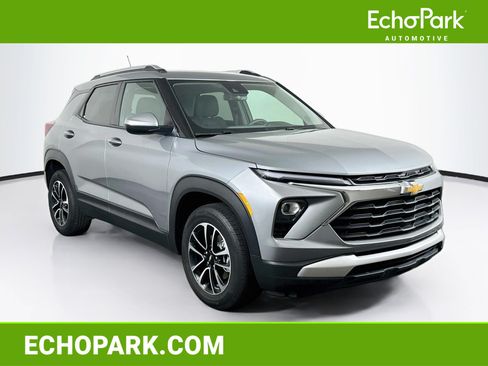 Used 2025 Chevrolet TrailBlazer LT AWD/4WD image 1