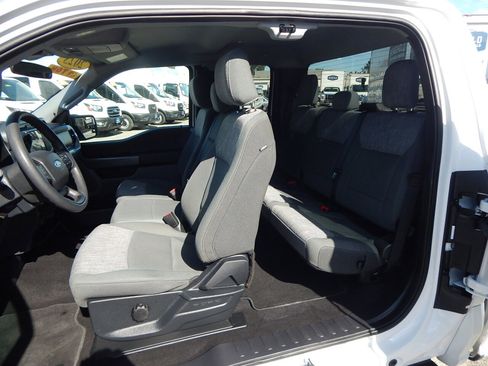 Used 2023 Ford F150 XLT w/ Trailer Tow Package image 15