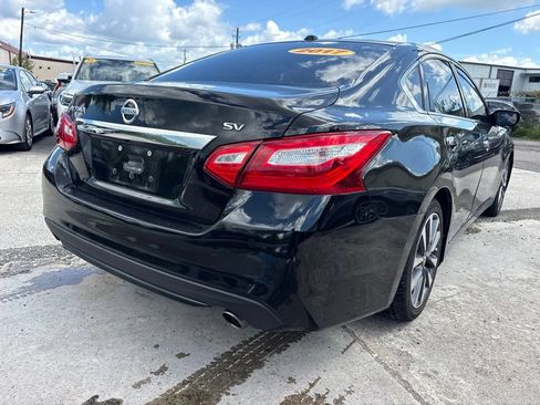 Used 2017 Nissan Altima 2.5 SV FWD image 3
