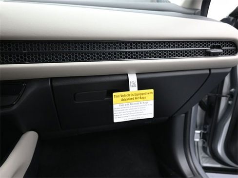 New 2026 Honda HR-V LX image 23