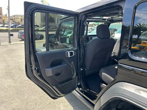 Used 2023 Jeep Wrangler Unlimited w/ Sun & Screen Package AWD/4WD image 47