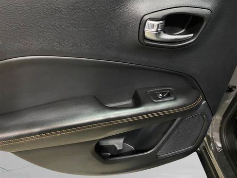 Used 2021 Jeep Compass Limited AWD/4WD image 15