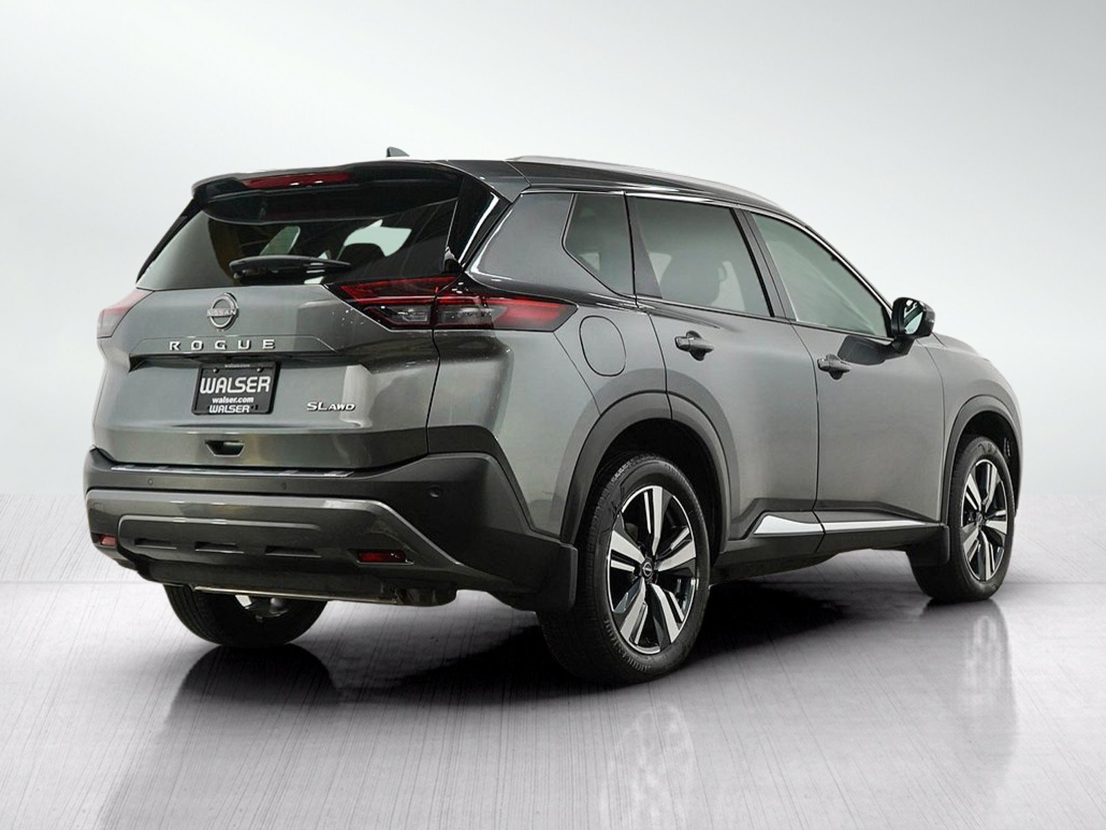 Used 2023 Nissan Rogue SL AWD/4WD image 5