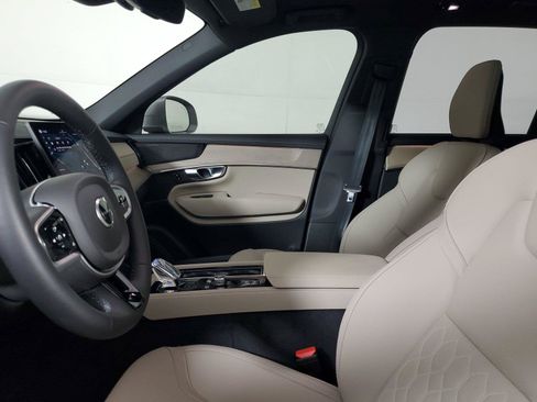 Certified 2026 Volvo XC90 B6 Plus w/ Protection Package Premier AWD/4WD image 22