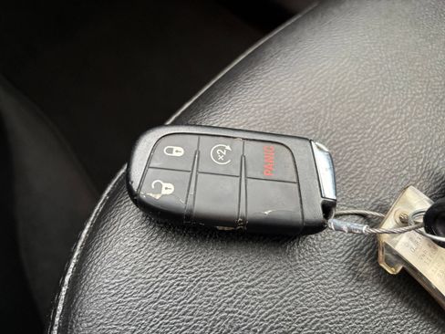 Used 2025 Jeep Compass Limited AWD/4WD image 21