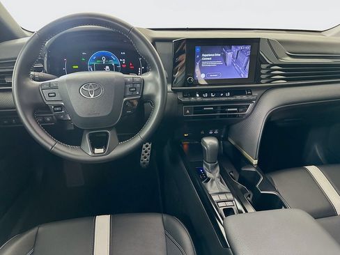 Used 2025 Toyota Camry SE w/ Convenience Package FWD image 22