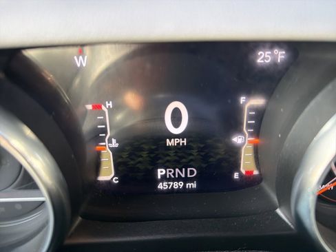 Used 2021 Jeep Wrangler Unlimited Sahara image 9