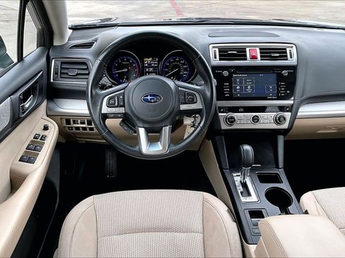 Used 2017 Subaru Outback 2.5i Premium image 5