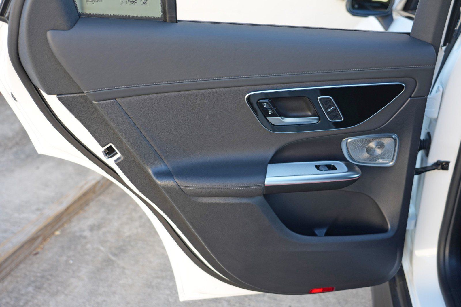 Used 2025 Mercedes-Benz GLC 350e 4MATIC w/ AMG Line image 48