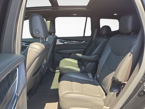 Used 2020 Cadillac XT6 Premium Luxury AWD/4WD image 13