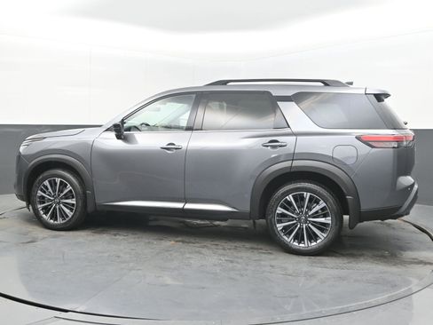 New 2026 Nissan Pathfinder Platinum FWD image 5