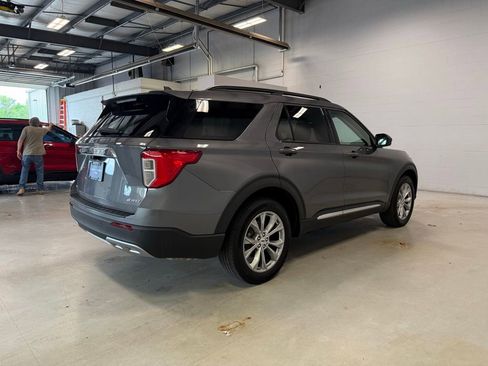 Used 2023 Ford Explorer XLT w/ Equipment Group 202A AWD/4WD image 7