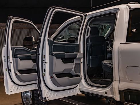 Used 2023 Ford F350 Limited w/ FX4 Off-Road Package image 31