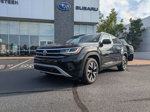 Certified 2022 Volkswagen Atlas Cross Sport SE FWD image 9