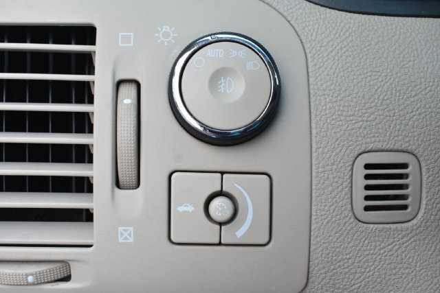 Used 2007 Cadillac DTS Luxury I w/ Sun And Sound Package FWD image 19