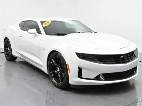 Used 2020 Chevrolet Camaro LT w/ RS Package image 2