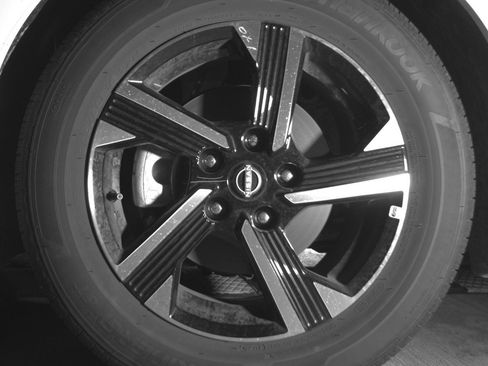Used 2025 Nissan Sentra SV FWD image 12
