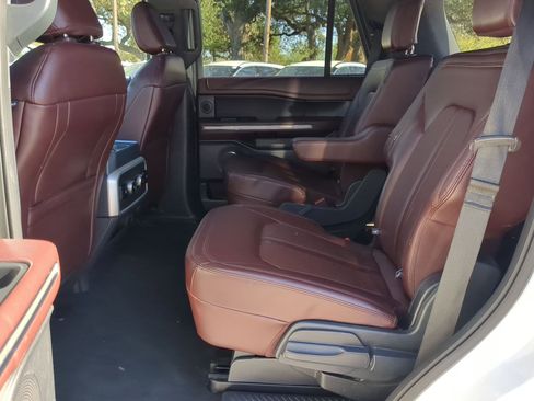 Used 2024 Ford Expedition Limited image 22