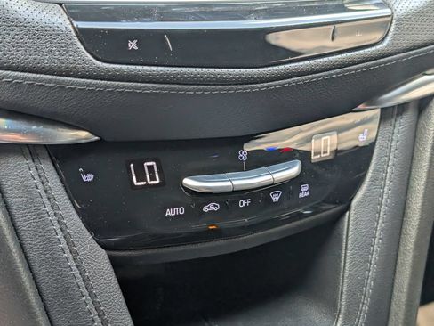 Used 2022 Cadillac XT6 Luxury FWD image 21