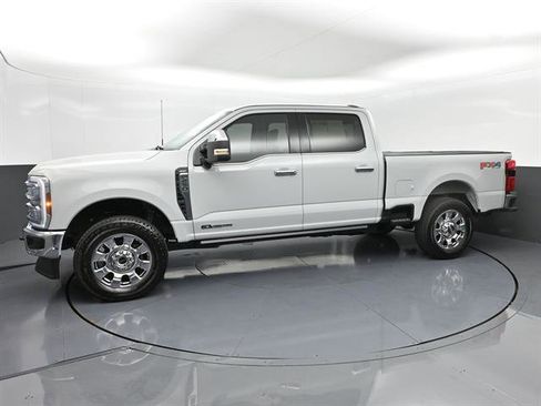 Used 2025 Ford F250 Lariat w/ Lariat Ultimate Package AWD/4WD image 29
