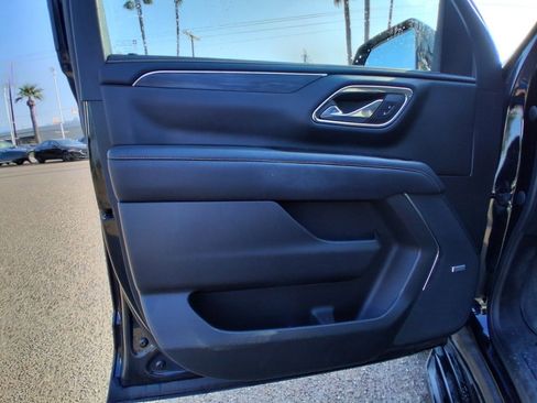 Used 2023 GMC Yukon SLT w/ SLT Luxury Package image 9