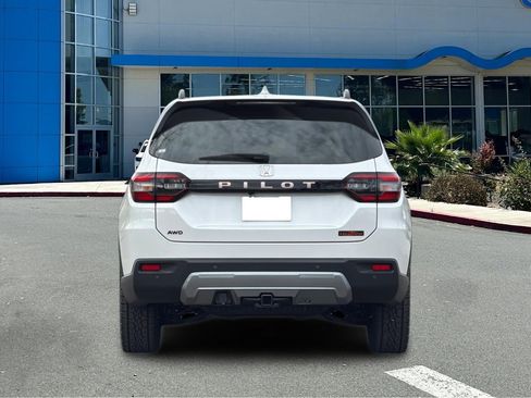 New 2026 Honda Pilot TrailSport image 9