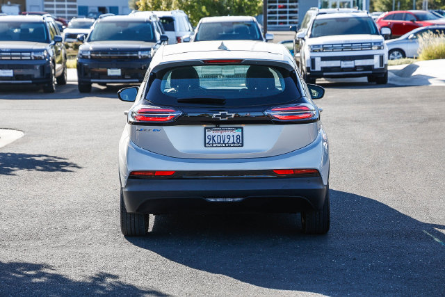 Used 2023 Chevrolet Bolt LT w/ Infotainment Package FWD image 4