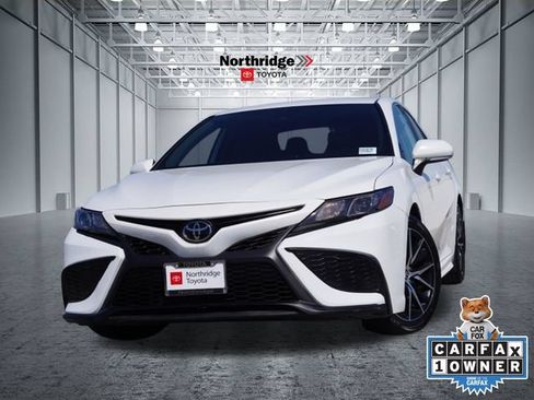 Used 2023 Toyota Camry SE FWD image 1