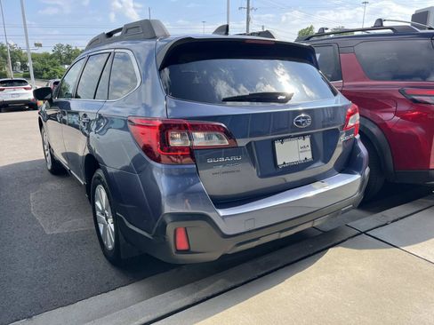 Used 2018 Subaru Outback 2.5i Premium AWD/4WD image 4