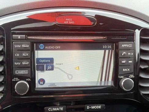 Used 2016 Nissan Juke SL image 11