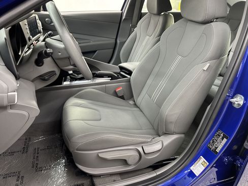 Used 2023 Hyundai Elantra SEL FWD image 25