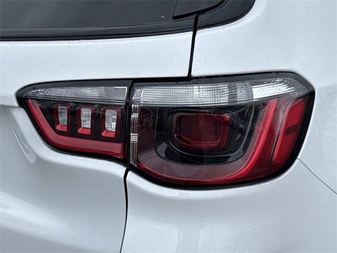 New 2026 Jeep Compass Latitude image 23