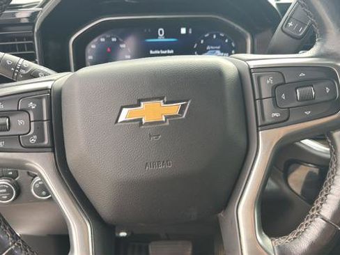 Used 2022 Chevrolet Silverado 1500 LT AWD/4WD image 9