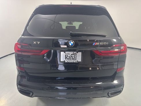 Certified 2022 BMW X7 M50i w/ Dynamic Handling Package image 5