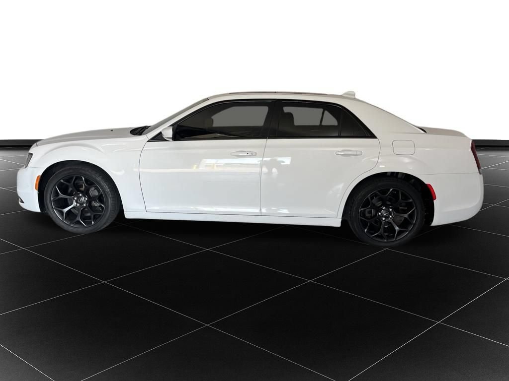 Used 2019 Chrysler 300 S w/ 300S Premium Group 2 RWD image 2