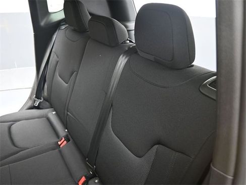 Used 2023 Jeep Renegade Latitude image 22